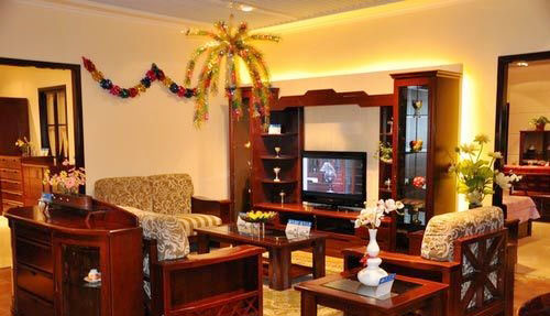 紅木家具的客廳展示