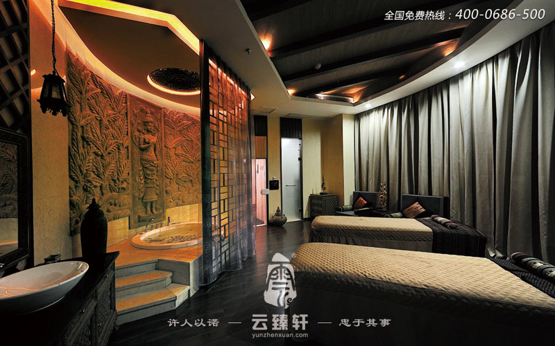 此婭太水療會所在裝修在風格上，選用東南亞自然、淳樸、渾厚的元素，貫穿整個會所空間之中