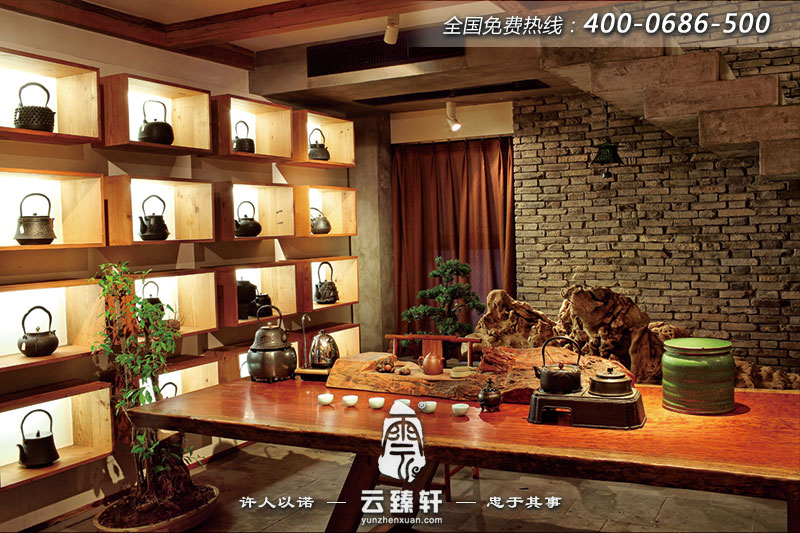 茶樓前臺木桌椅擺放